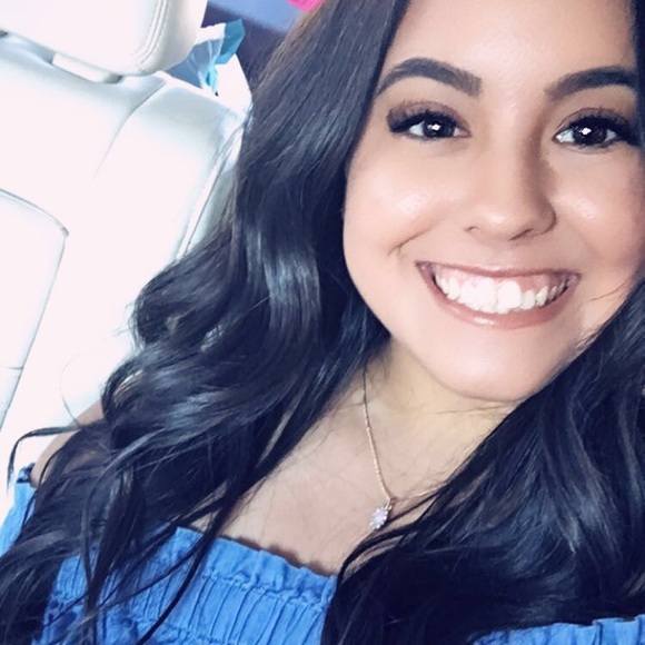 Meet your Posher, Ciera - Picture 1 of 1